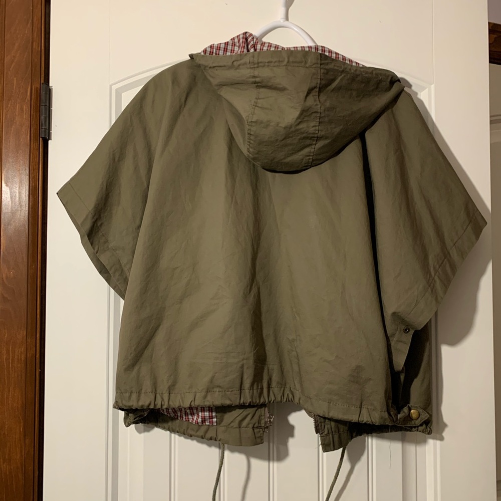 Short Cape Jacket - Picture 4 of 4